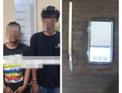Lagi Asik Bong Shabu – Shabu Dirumah Stabat, 2 Pria Diamankan Polres Langkat Satnarkoba