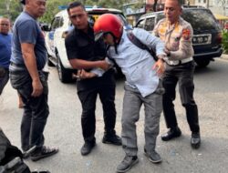 Menolong Korban Kecelakaan di Katamso Dirlantas Polda Sumut Lakukan Aksi Heroik