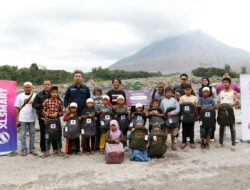 Gandeng PFI Medan, Majelis Taklim XL Smart Serahkan Bantuan Paket Anak Sekolah dan Madrasah di Karo