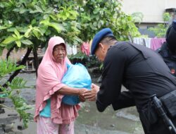 Satuan Brimob Polda Sumut Hadirkan Senyum Warga Lewat Sembako Jumat Berkah