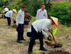 Dukung Program Nasional, Rutan Kelas I Medan Tanam Bibit Pohon Kelapa Serentak