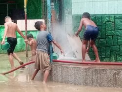 Warga Cemas, Terendam Banjir di Sepanjang Aliran Sungai Deli