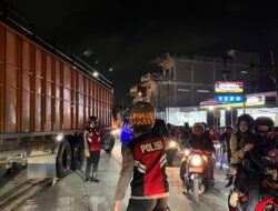 Polisi Hadir Untuk Masyarakat: Ditsamapta Polda Sumut Turun Langsung Bantu Warga Hadapi Banjir