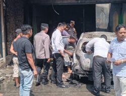 Satu Unit Mobil Pribadi Hangus Terbakar! Polri Bersama Masyarakat Sigap Padamkan Api