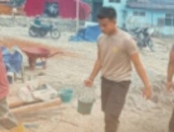 Brimob Hadir Dukung Pemulihan Rumah dan Aktivitas Ibadah Pascabencana Batang Toru