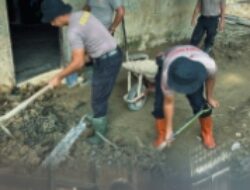 Brimob dan Warga Gotong Royong, Dapur Lapangan dan Kerja Bakti di Aek Ngadol