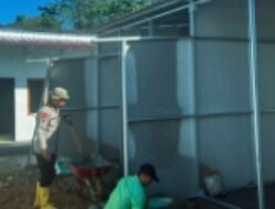 Brimob Batalyon C Hadirkan Dapur Lapangan dan Bantu Perbaikan Huntara di Batang Toru