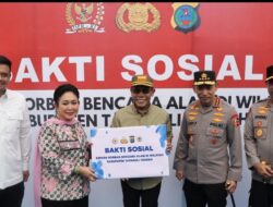 Kapolri dan Ketua Komisi IV DPR RI Salurkan 16 Truk Bantuan Untuk Korban Bencana di Tapanuli Tengah