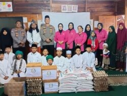 Jumat Berkah di Bulan Ramadhan 1447 H Kapolres di Dampingi Ketua Bhayangkari Cabang Pakpak Bharat Kunjungi Ponpes Serta Mesjid.