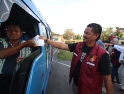 Sat Reskrim Bagikan 150 Paket, Konsistenkan Berbagi Takjil Pada Bulan RamadhanP