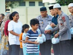 Brimob Polda Sumut Berbagi Berkah Ramadhan, 200 Takjil Dibagikan Untuk Pengendara di Sekitar Mako K.E. Lumi