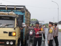 Polres Serdang Bedagai Bagikan Takjil Ramadhan, Wakapolres Himbau Keselamatan Berkendara