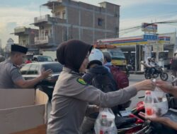 Biddokkes Polda Sumut Bagikan Takjil Gratis, Wujud Kepedulian di Bulan Ramadhan
