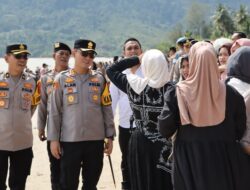 Pastikan Keamanan Libur Lebaran, Kapolres Tapteng Tinjau Langsung Pengamanan Objek Wisata