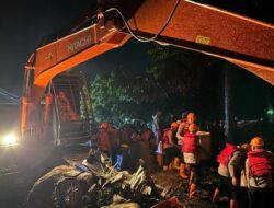 Tanggap Darurat Longsor Sembahe, Polda Sumut Terjunkan Personil Brimob Evakuasi Korban