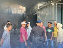 Respons Cepat Tanpa Tunda, Brimob Polda Sumut Berhasil Kendalikan Kebakaran di Medan Timur