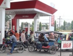 Antrean Pengisian BBM Mengular, Polresta Deli Serdang Lakukan Pengamanan dan Pengaturan Jalur Disetiap SPBU