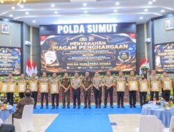 Polda Sumut Serahkan Penghargaan ZI dan Pelayanan Prima Kepada Satker Berprestasi