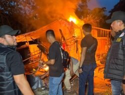 Dapat Perlawanan Warga Satresnarkoba Polrestabes Medan Bumihanguskan Sarang Narkoba Klambir V